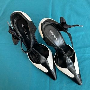 Newport News Leather T-Strap Heels / Vintage / Size 7 / BLK & WHT